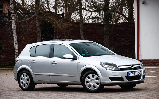 Opel Astra cena 12600 przebieg: 260000, rok produkcji 2005 z Złocieniec małe 497